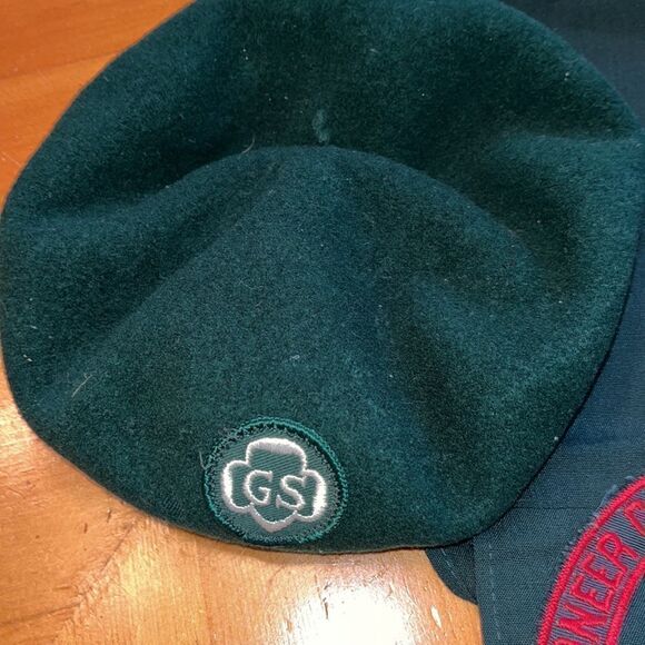 Vintage kids youth Girl Scout wool Kangol beret patches & sash with pins patch - Picture 2 of 7